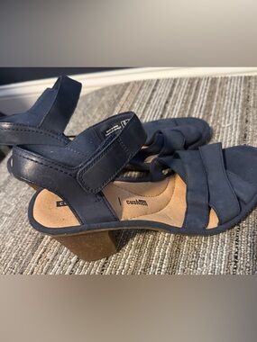 Clarks Navy Blue Women's Cushioned Strap Sandal